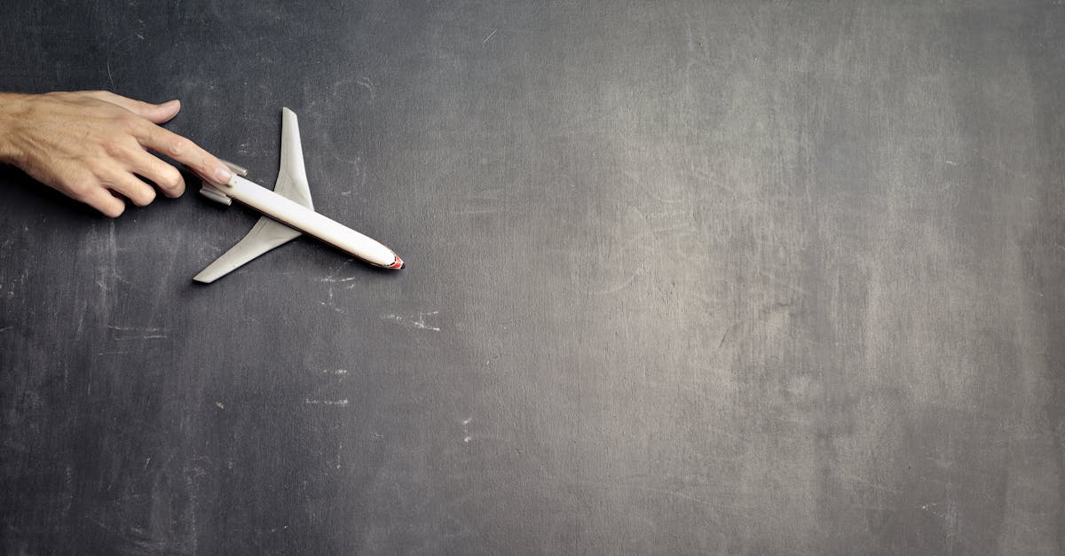 Explore varias rutas de vuelo que conectan los principales destinos de todo el mundo. Descubra cómo optimizar sus planes de viaje con nuestra guía completa sobre aerolíneas, horarios y consejos para reservar.